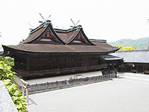 吉備津神社 豪壮優美な比翼入母屋造りが映える神社建築の傑作